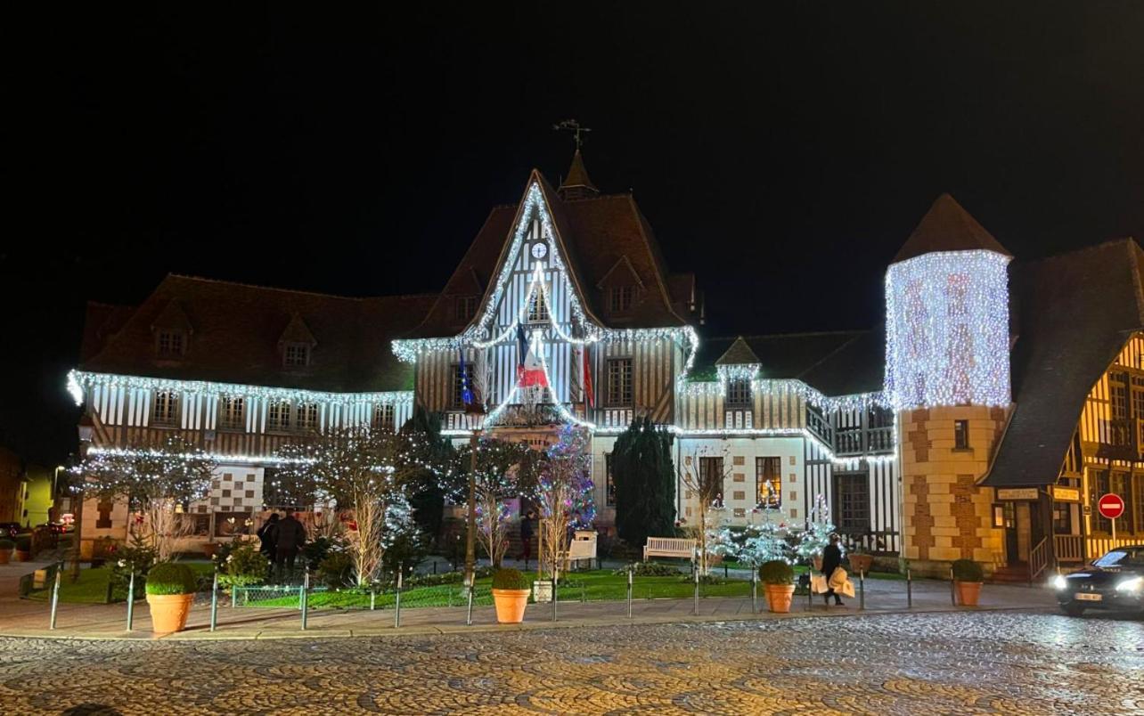Le Deauvillais Deauville Exterior foto